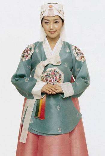 朝鲜族服饰文化的演变_朝鲜族服饰男女服饰特点