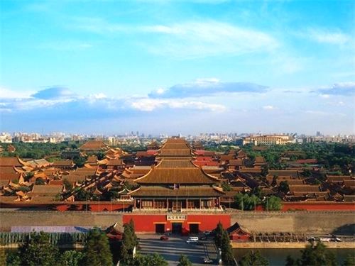 北京市常住人口数量2170.7 万人,比上年末减少 2.2 万人
