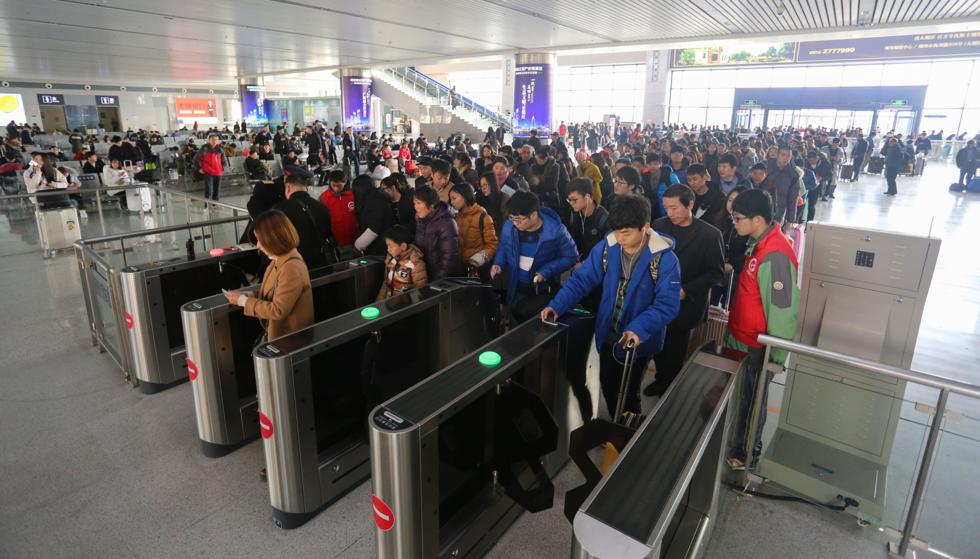 人口总量_蔡昉:2025年中国人口总量或达峰值以后就是负增长