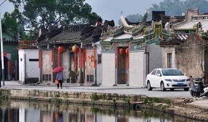 我国的人口_中国面积最大的镇,相当于3个北京,常住人口却不到5000人!
