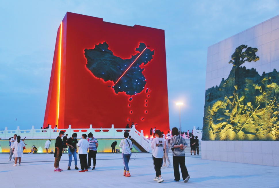 人口分界线_旅发在线||＂瑷珲—腾冲”中国人口地理分界线主题公园惊艳亮相